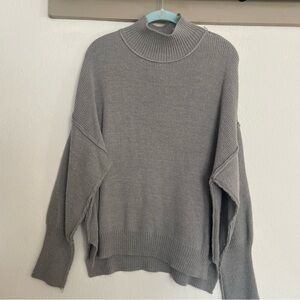 LA MIEL Gray Turtleneck Sweater